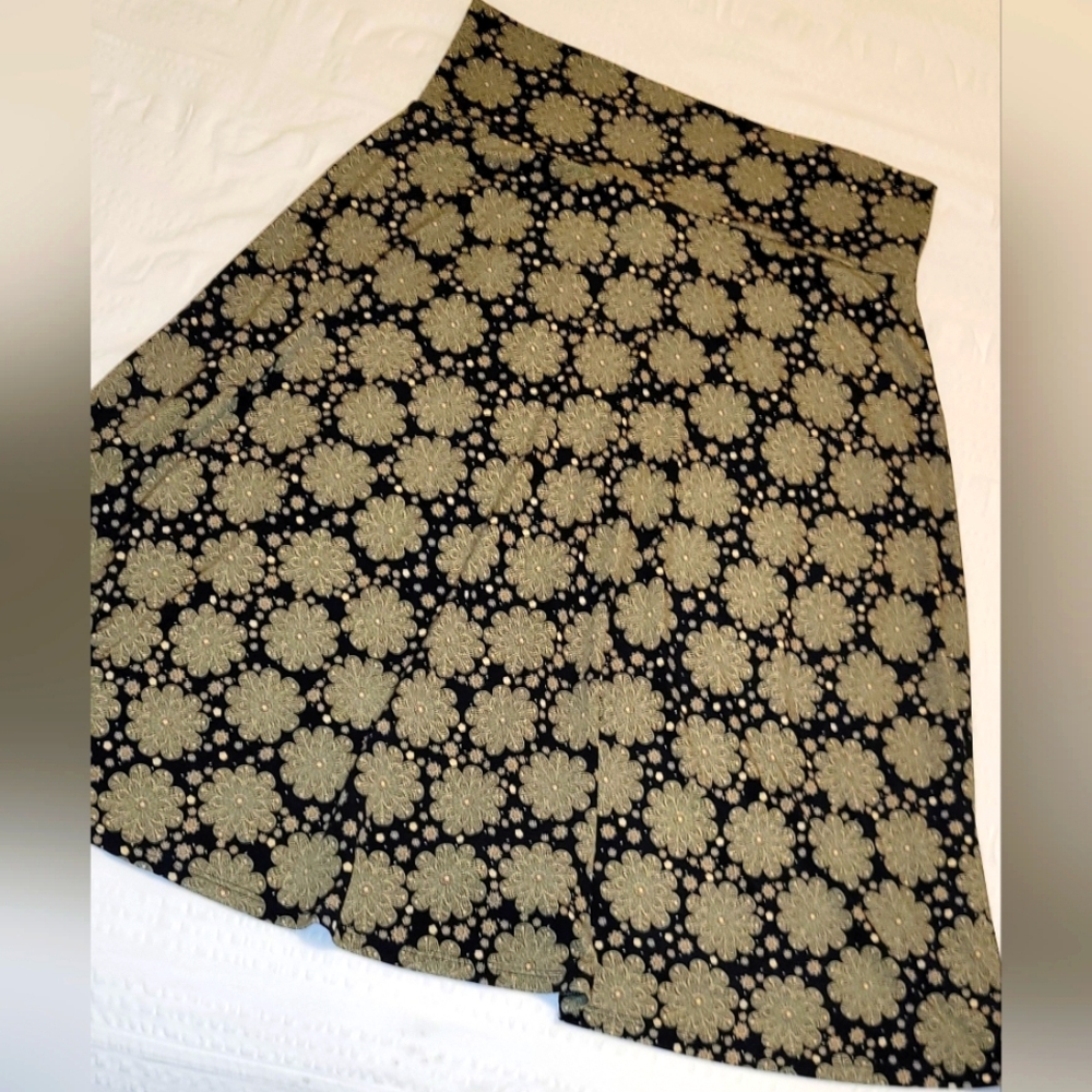 LuLaRoe Black and Green Azure skirt